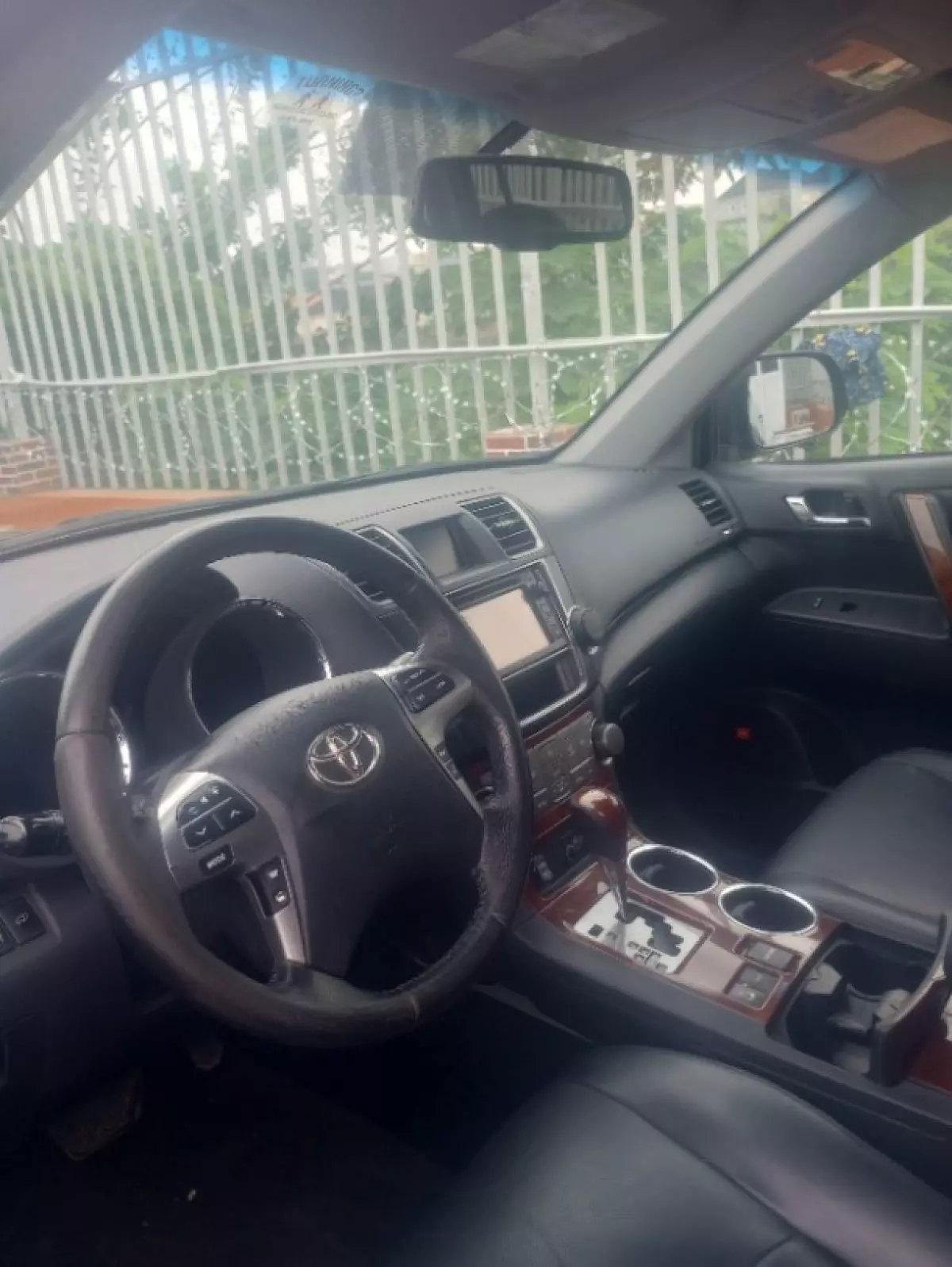 interiorFront