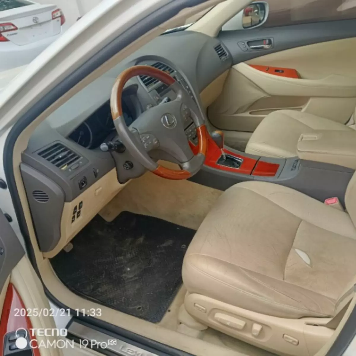interiorFront