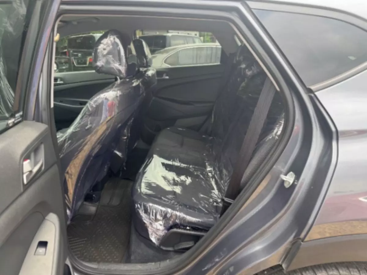 interiorBack