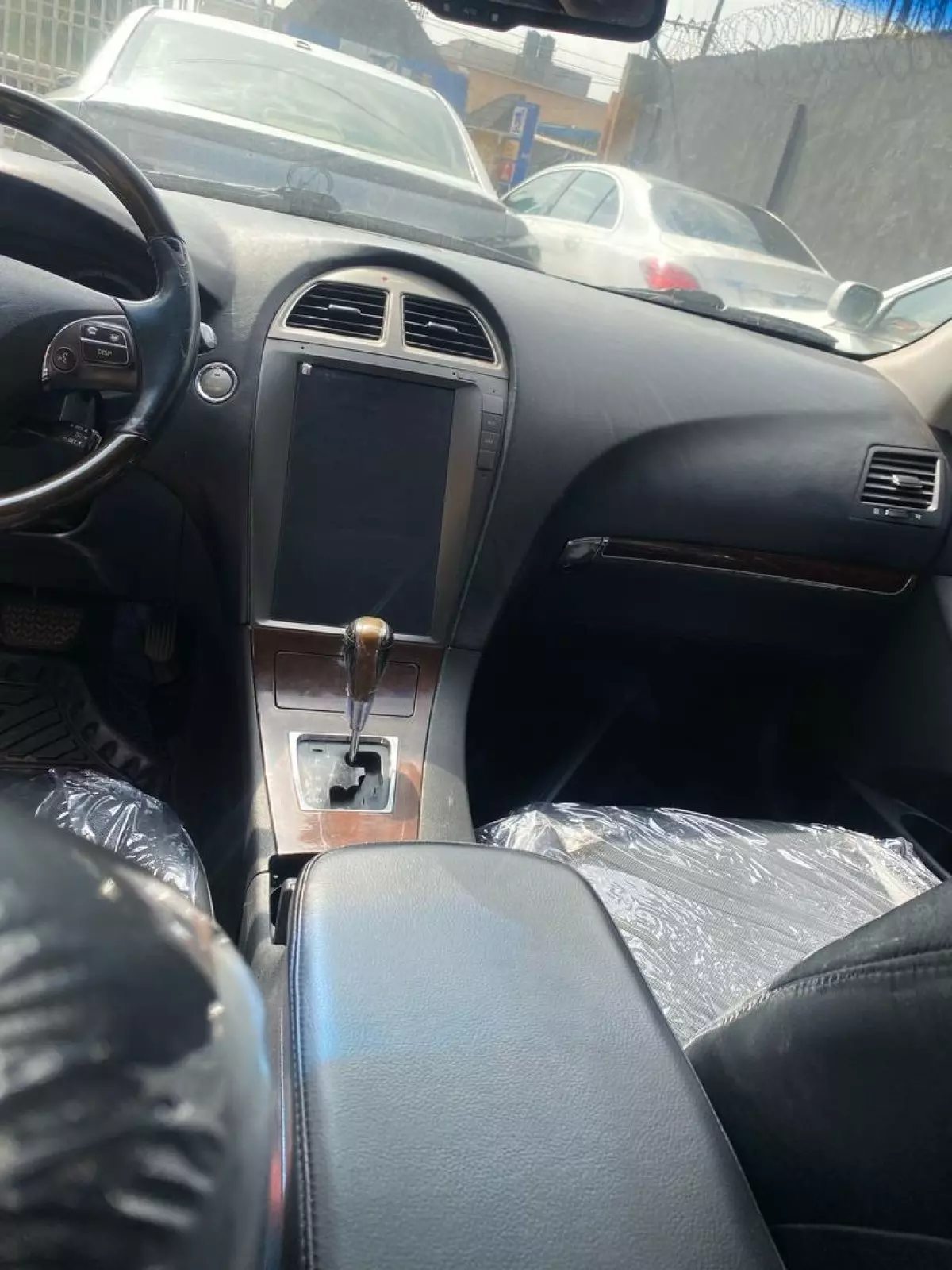 interiorFront