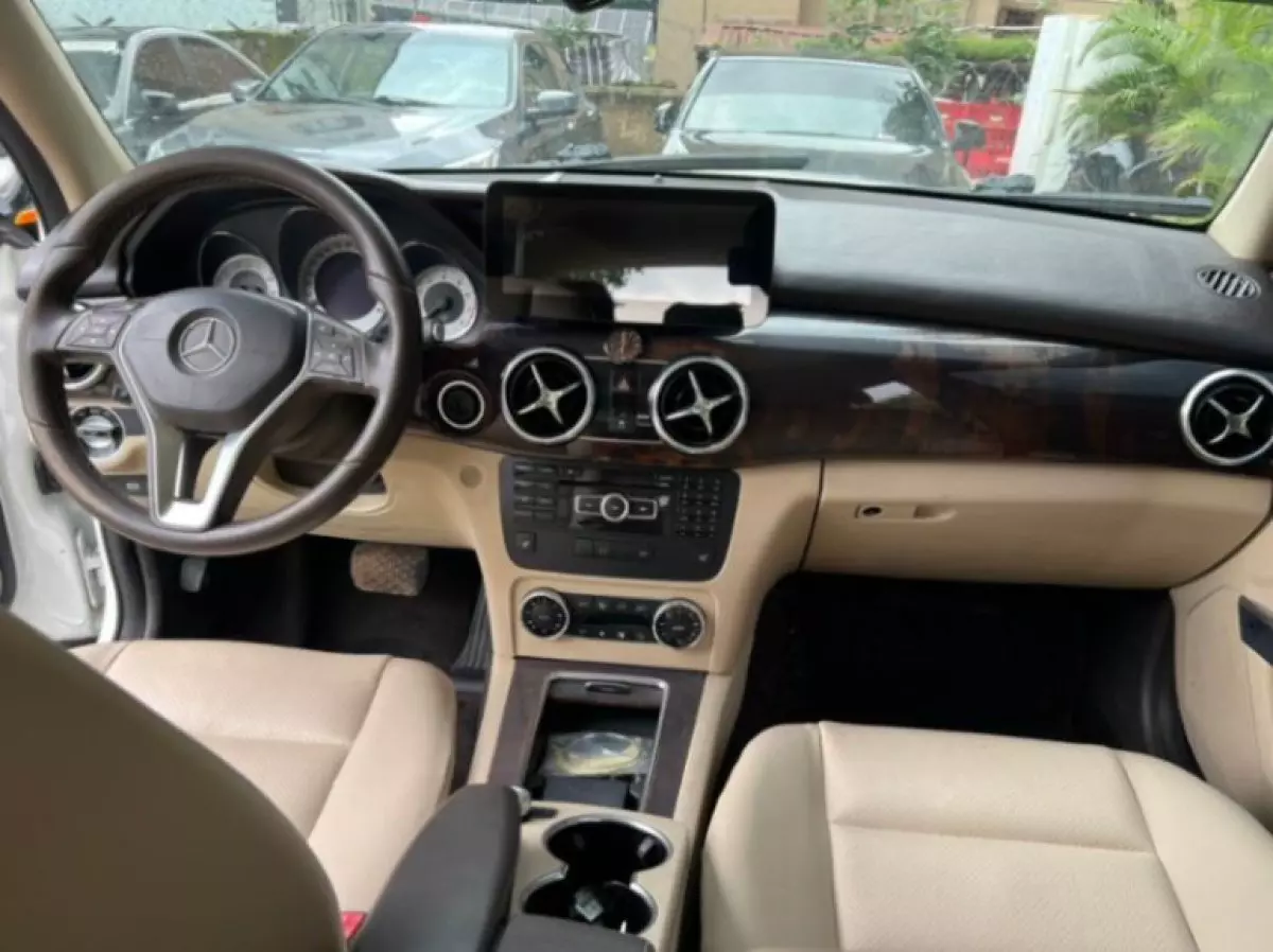 interiorFront