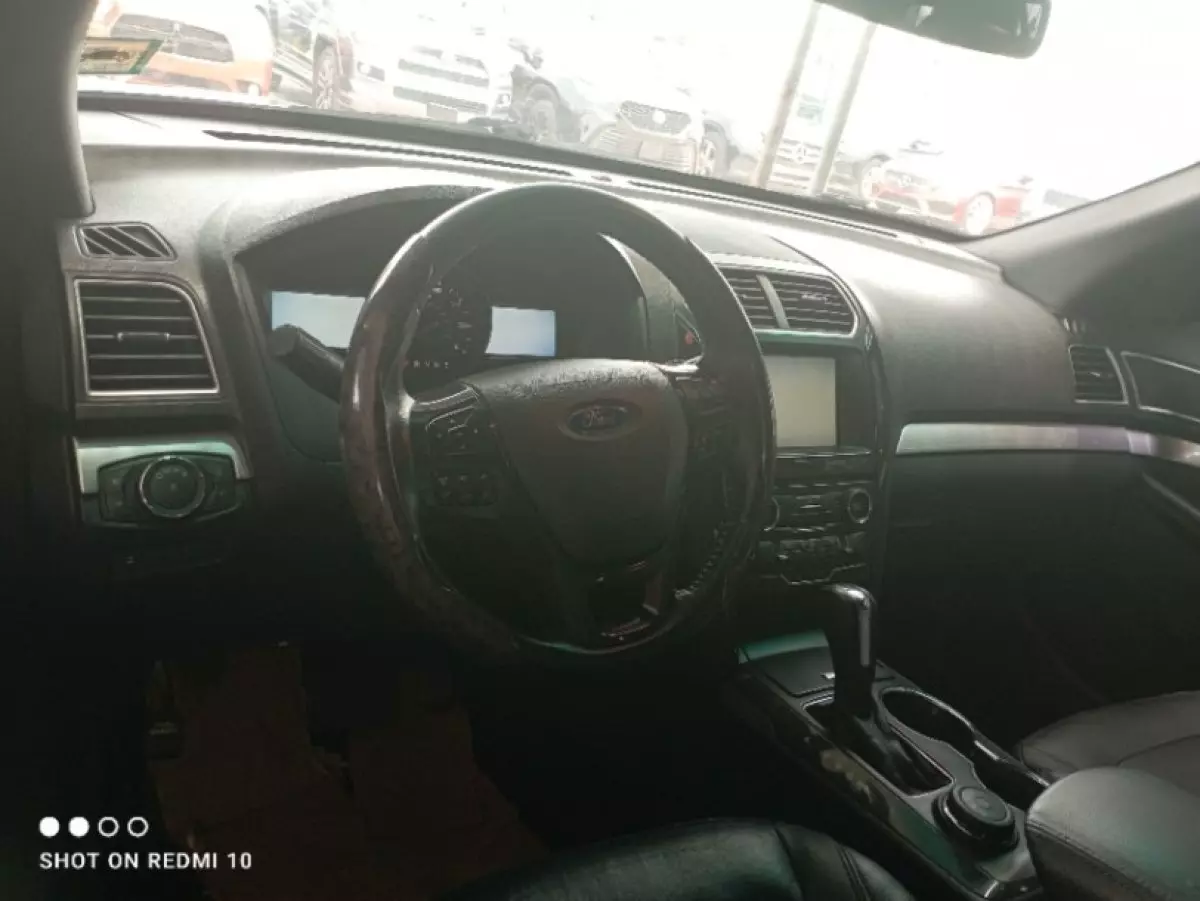 interiorFront