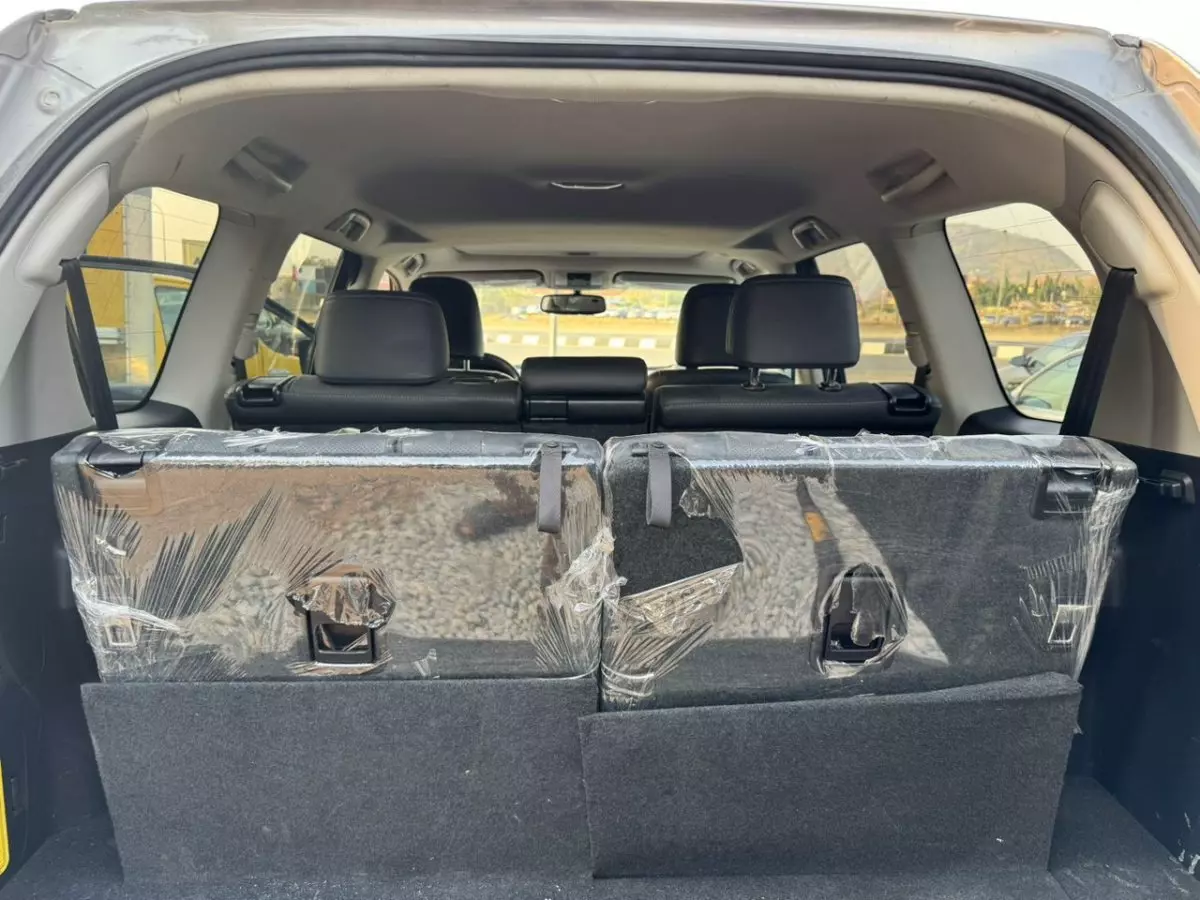 interiorBack