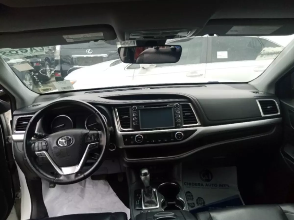 interiorFront
