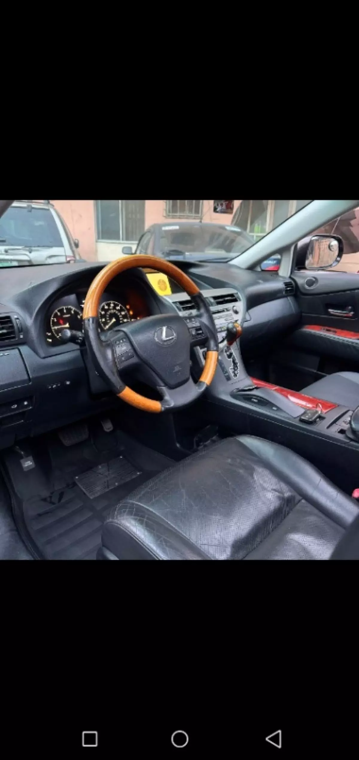 interiorFront