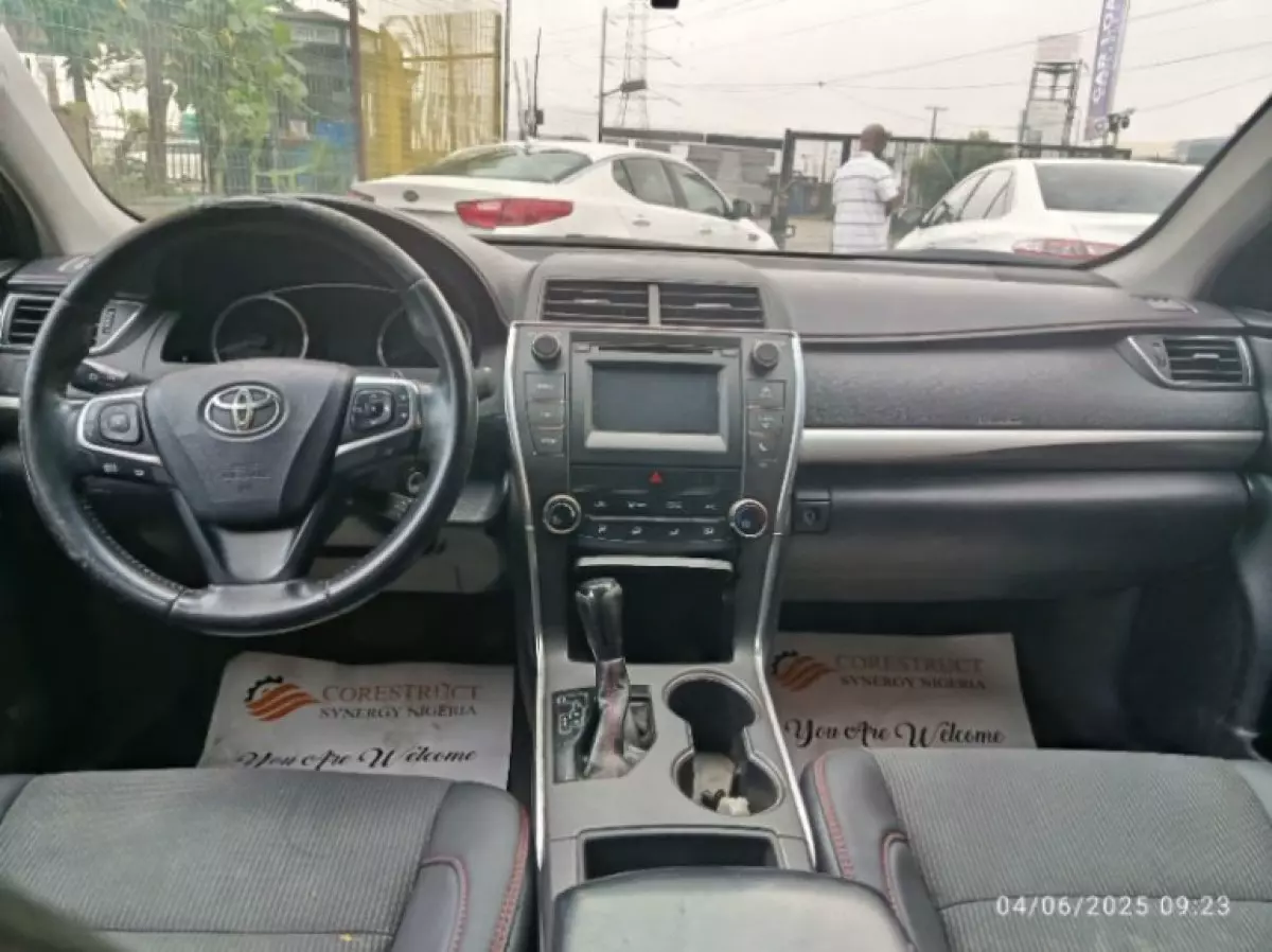 interiorFront