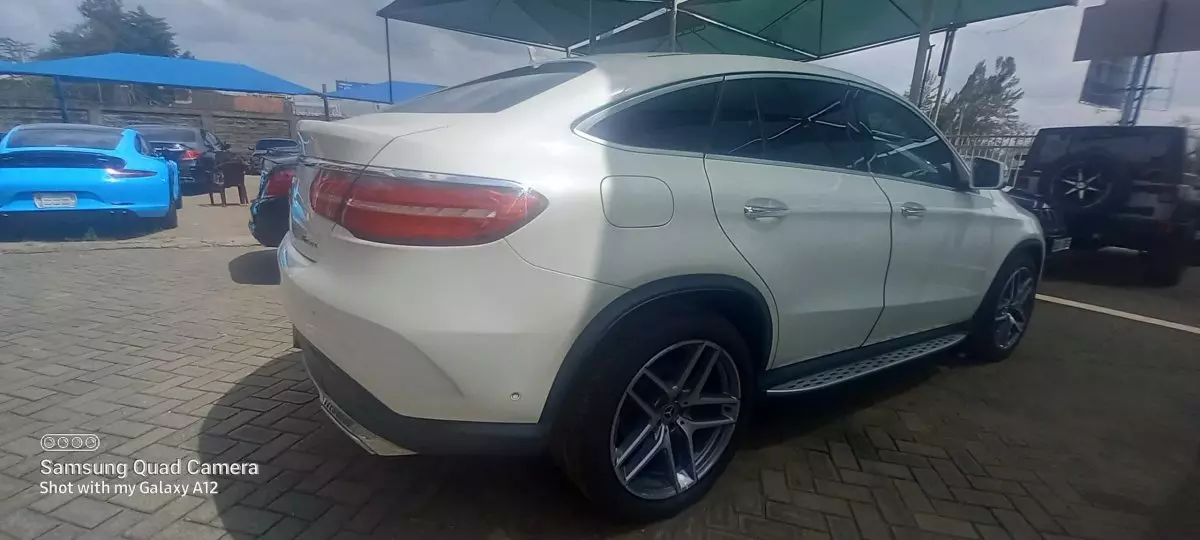 car Right Back
