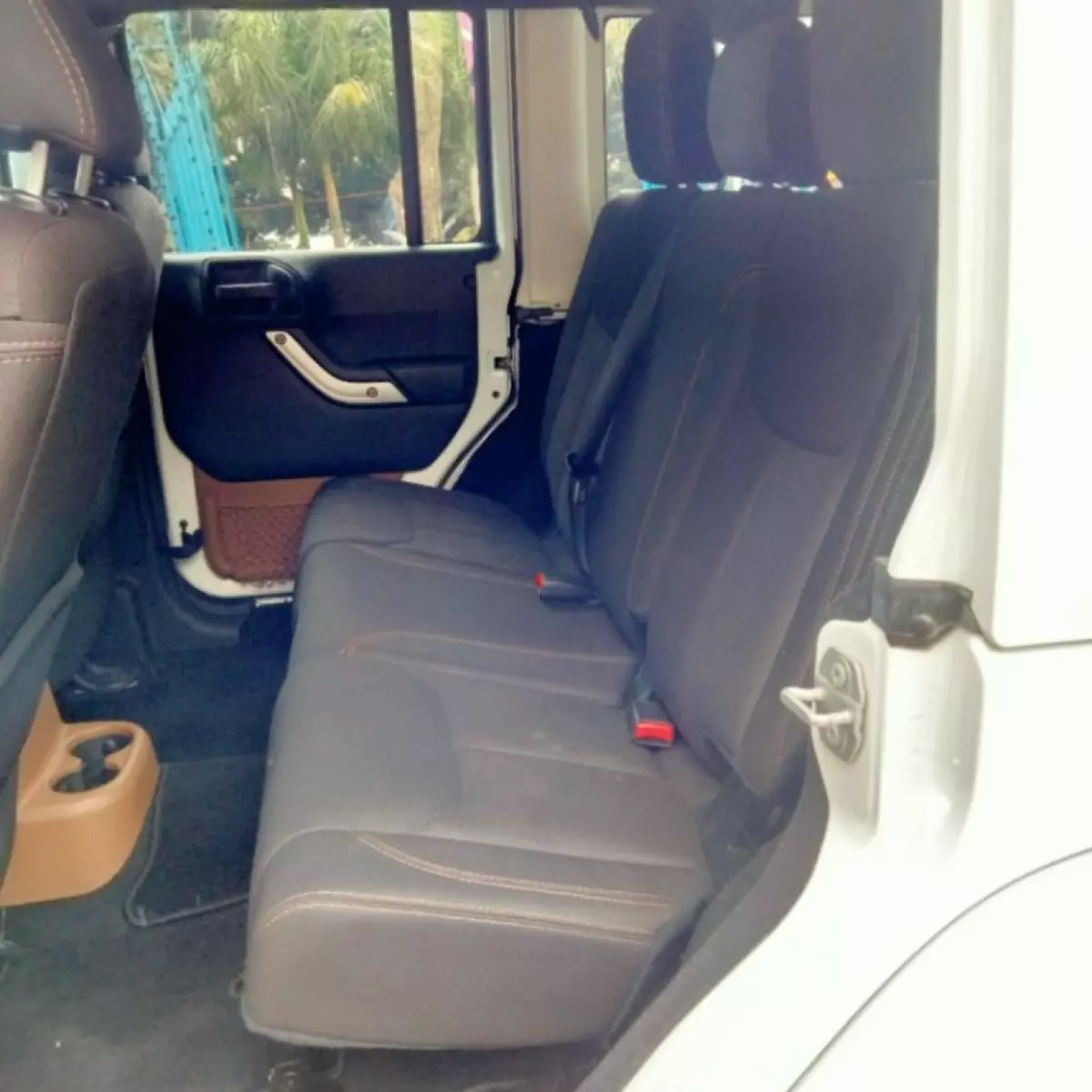 interiorBack