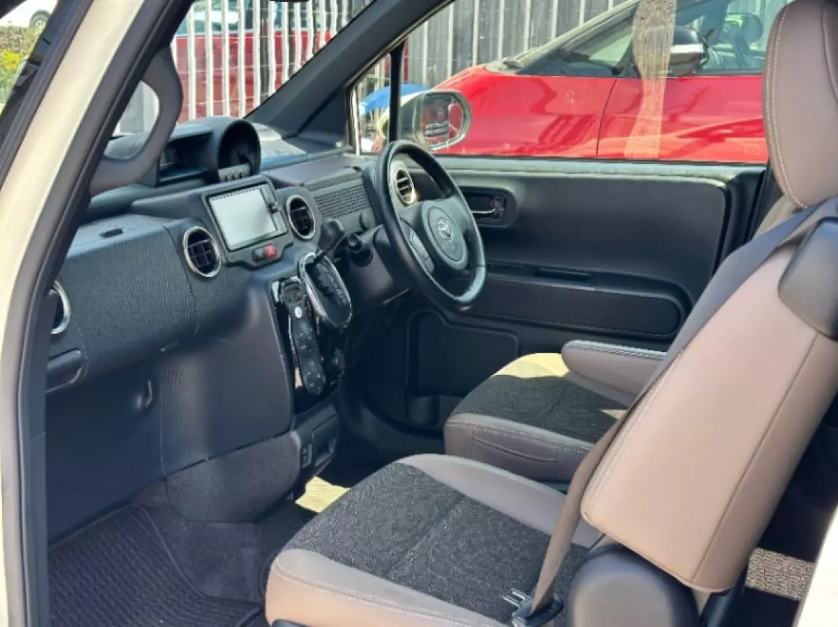 interiorFront