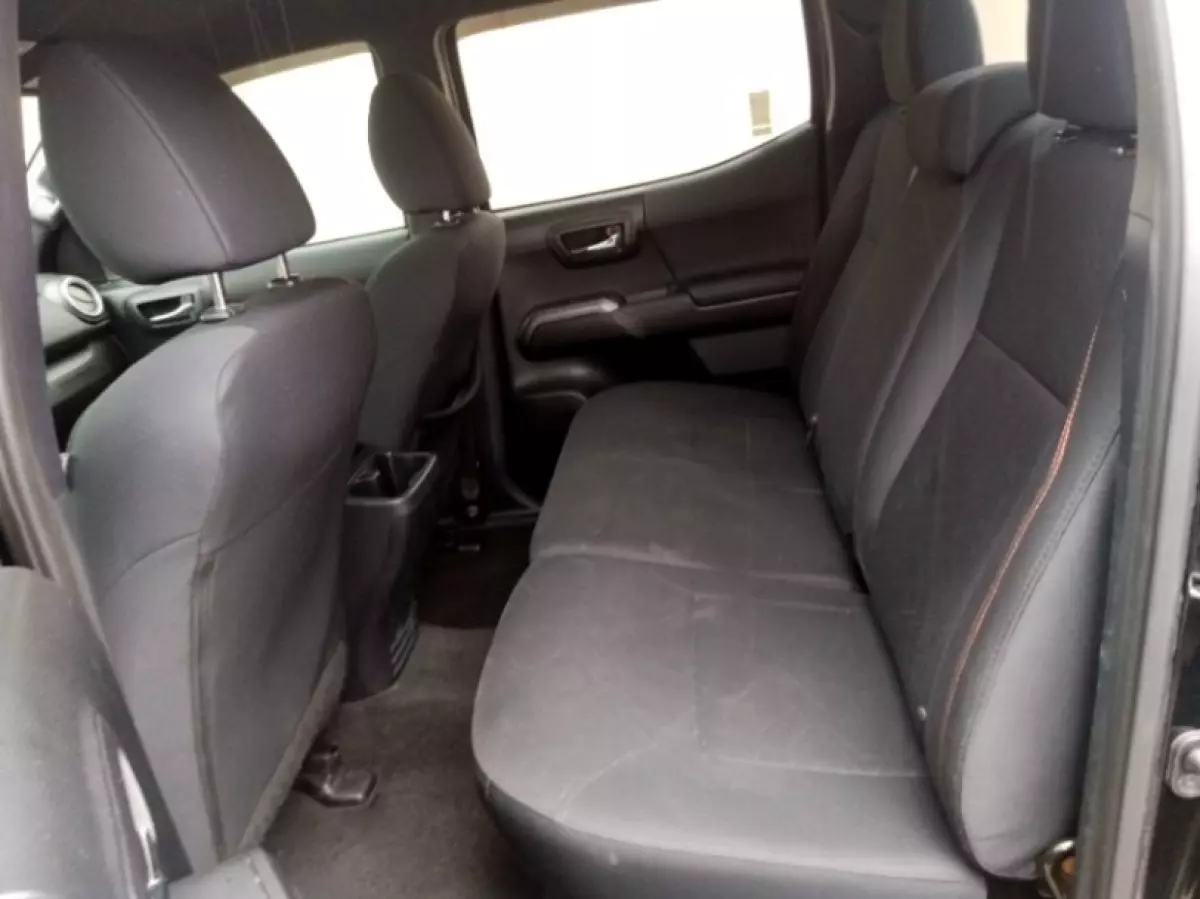 interiorBack