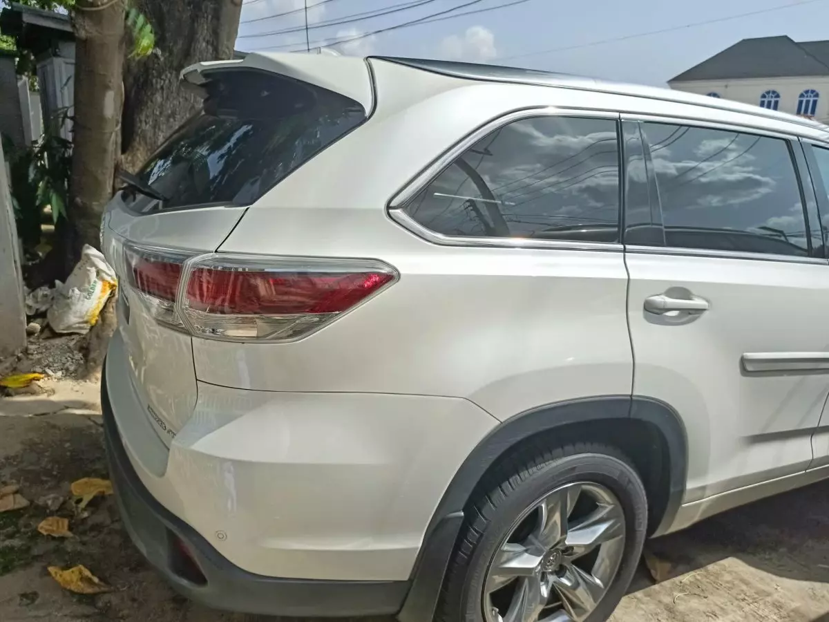 car Right Back