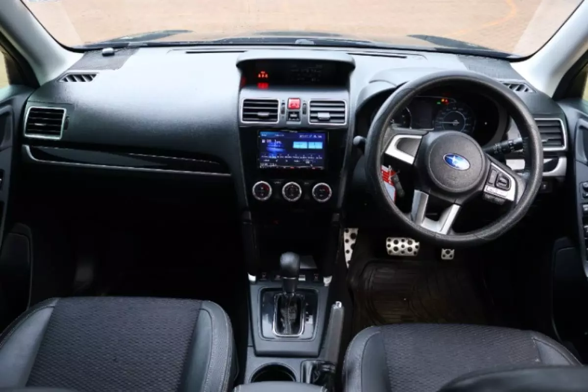 interiorFront