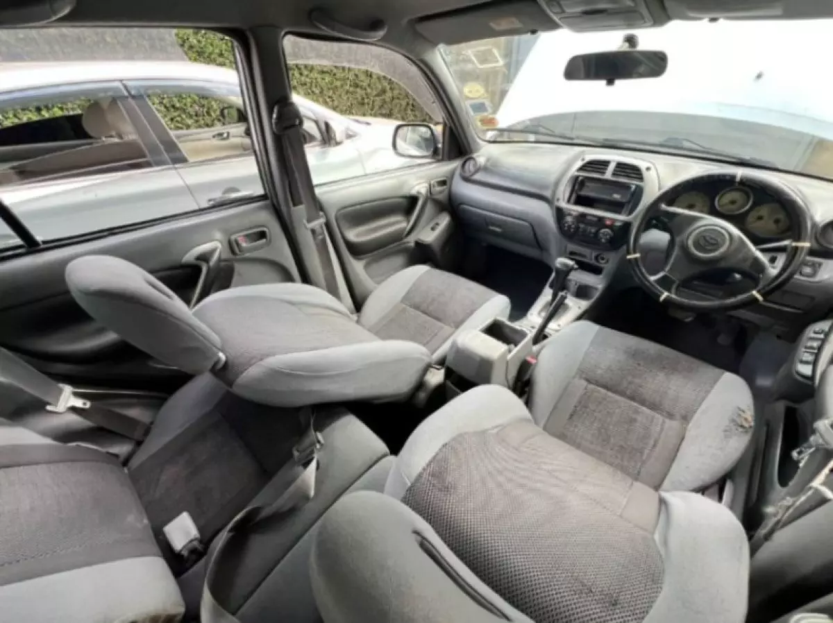 interiorFront