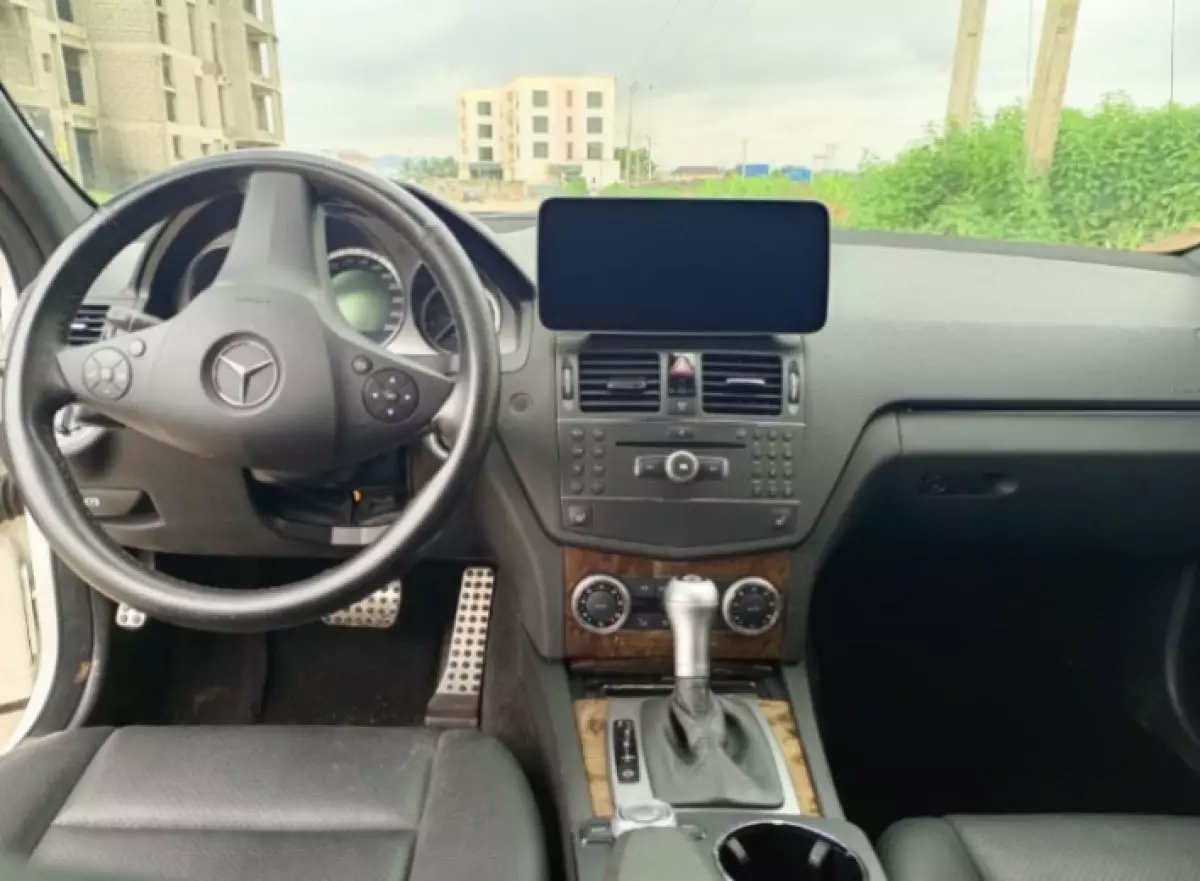 interiorFront