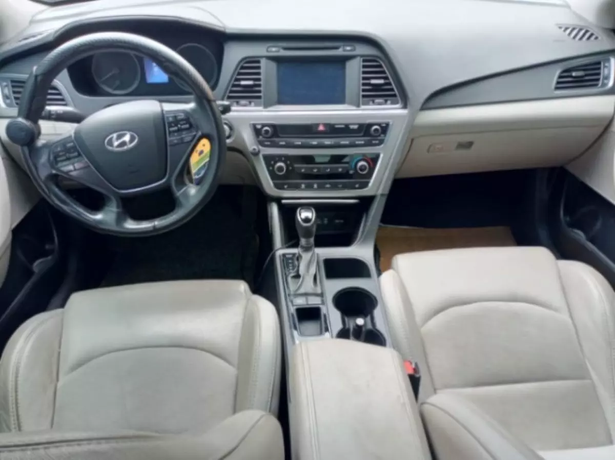 interiorFront