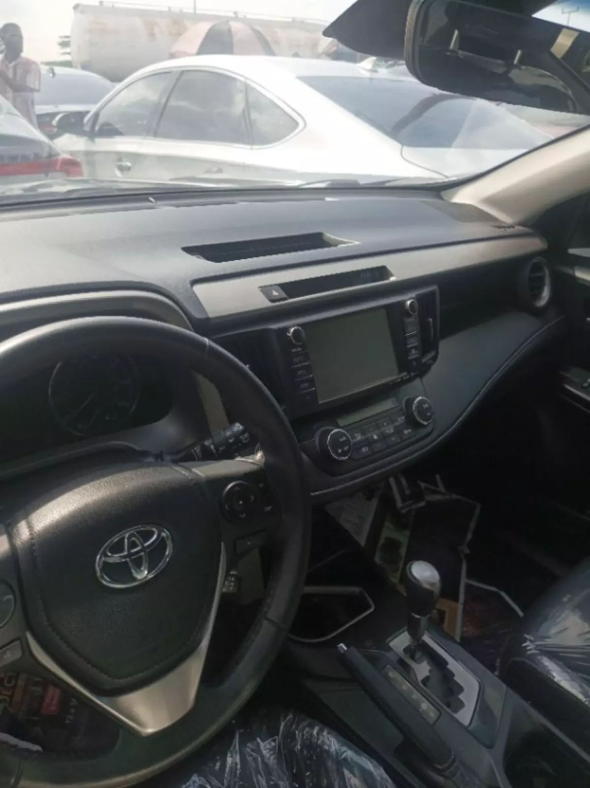 interiorFront