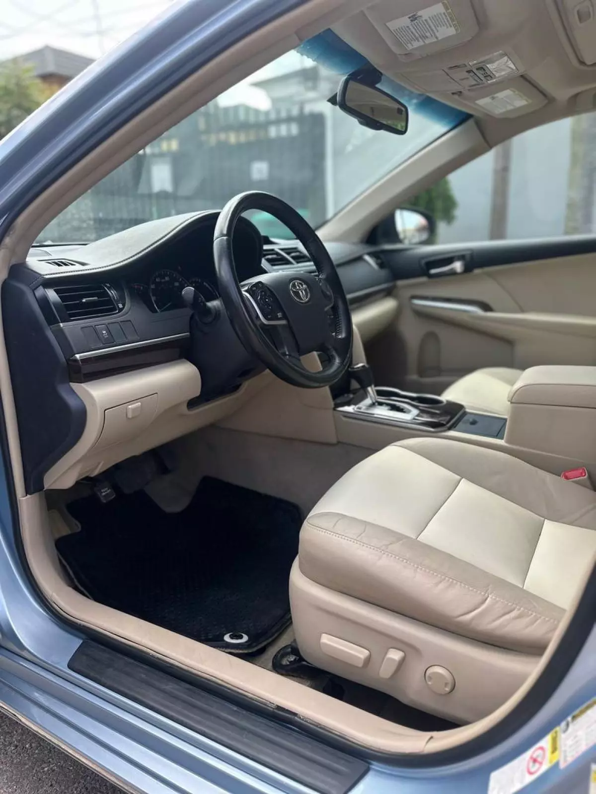 interiorFront