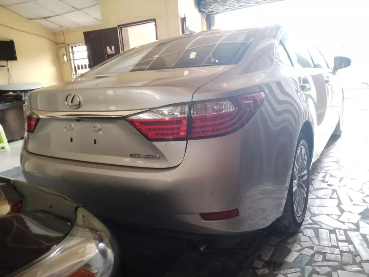 car Right Back