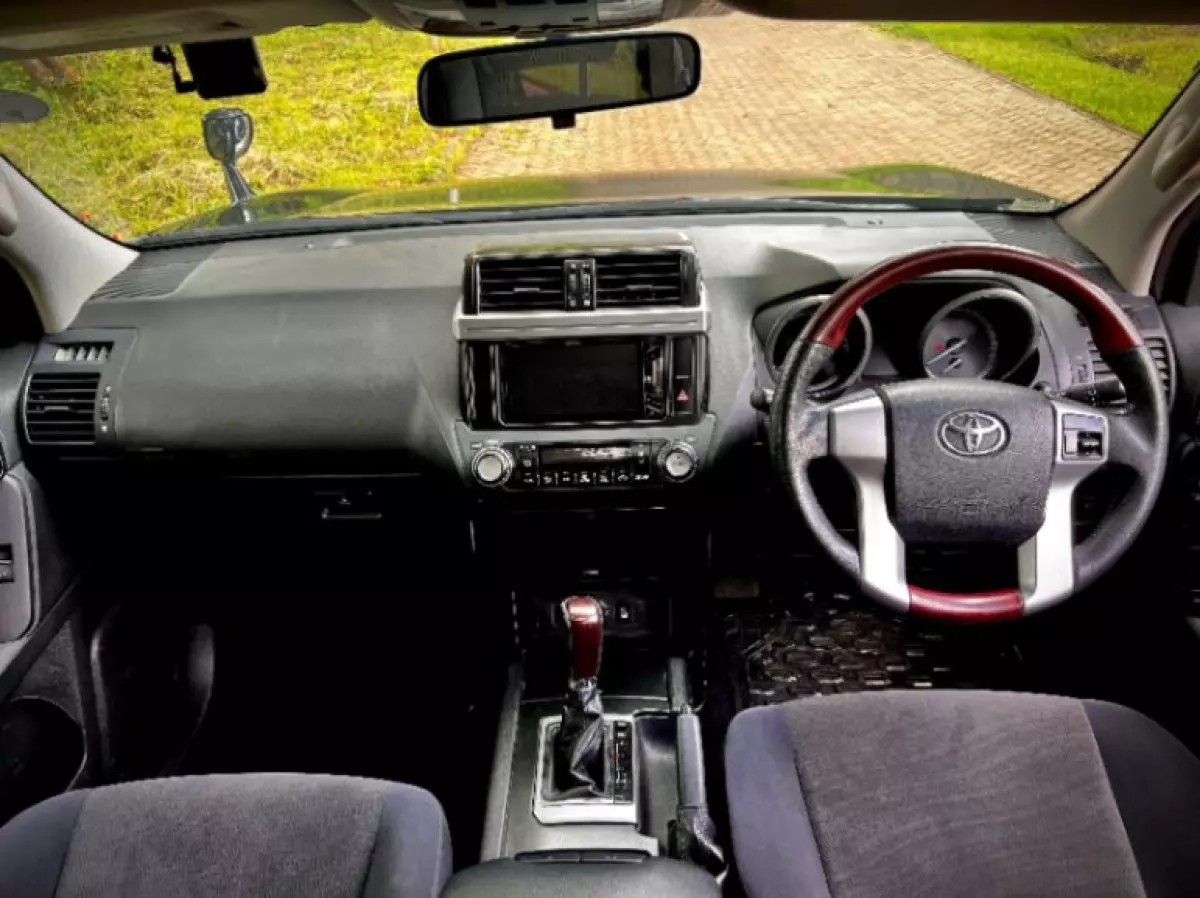 interiorFront
