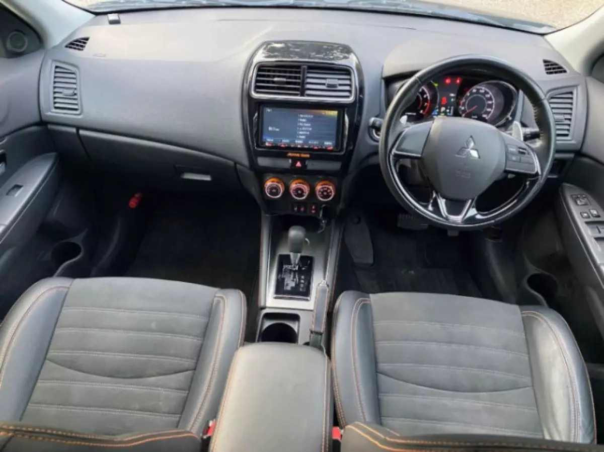 interiorFront