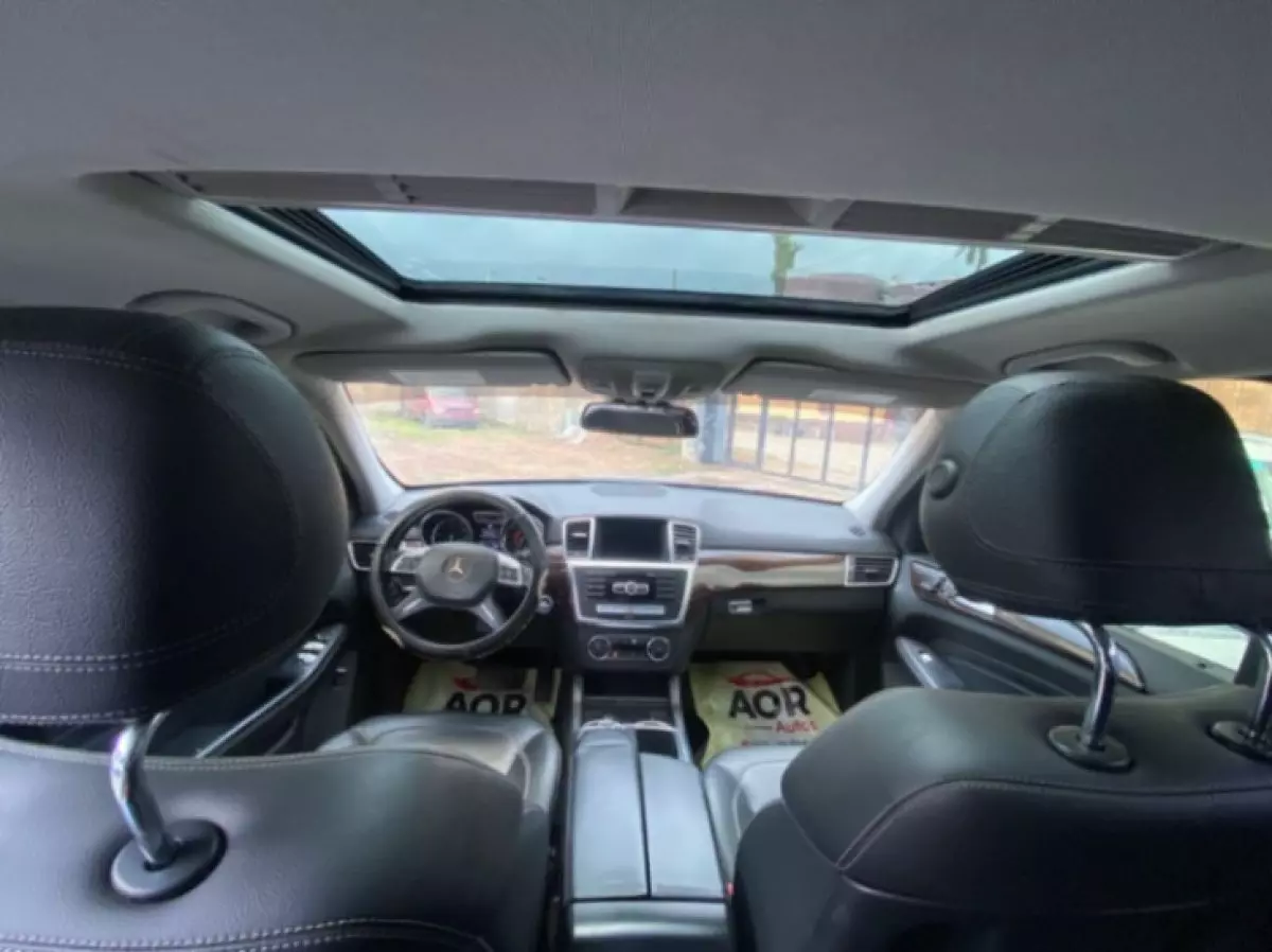 interiorFront