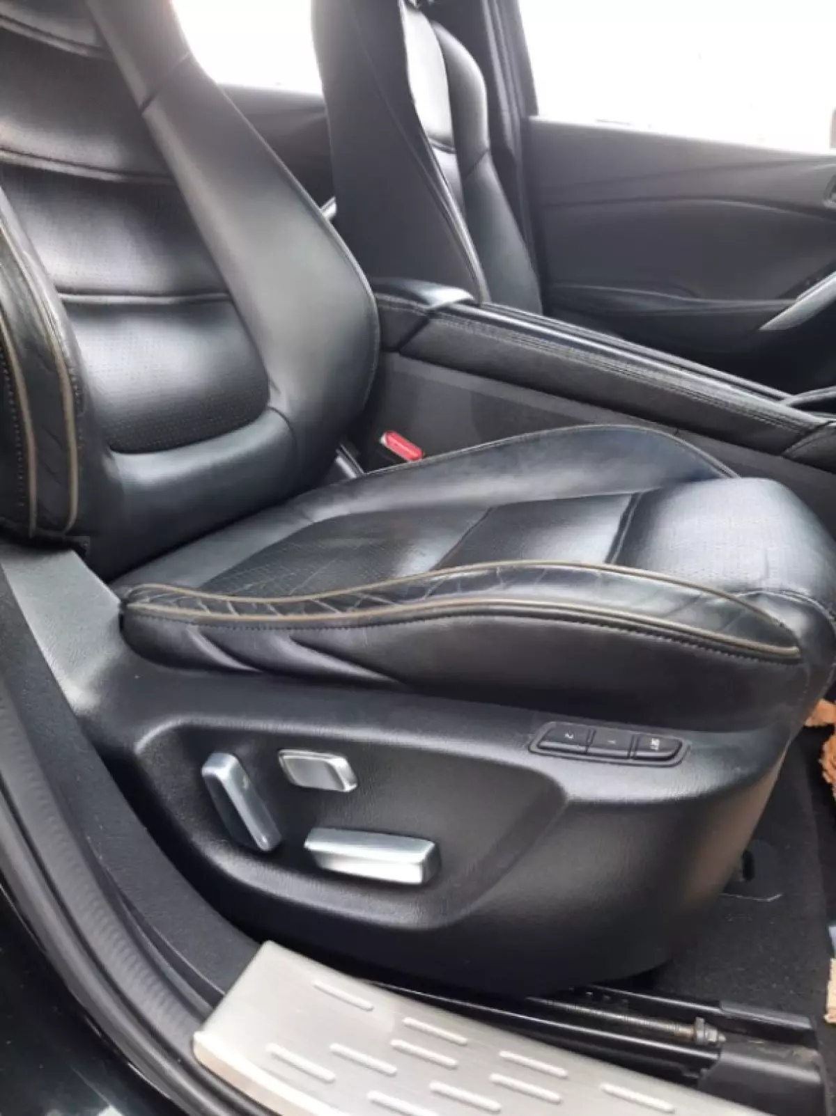 interiorFront
