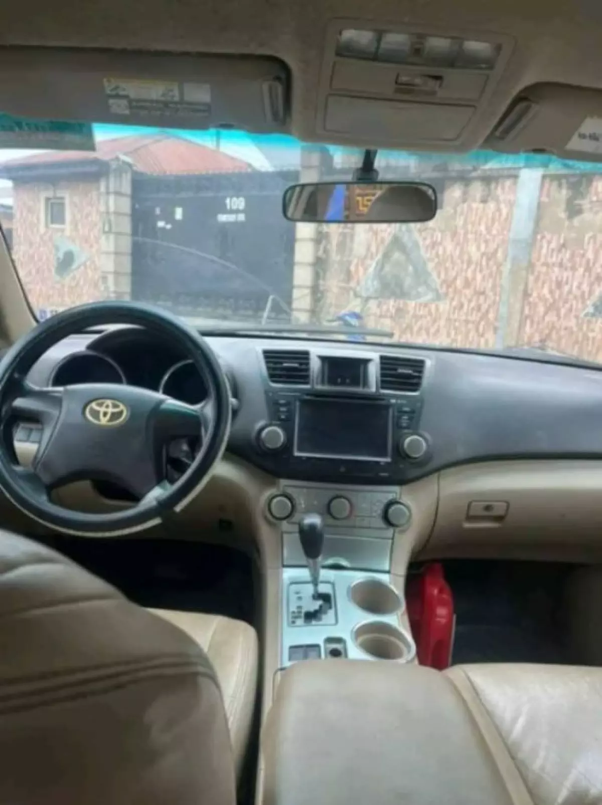 interiorFront