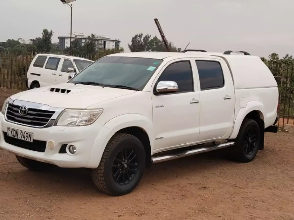 Toyota Hilux - 2015