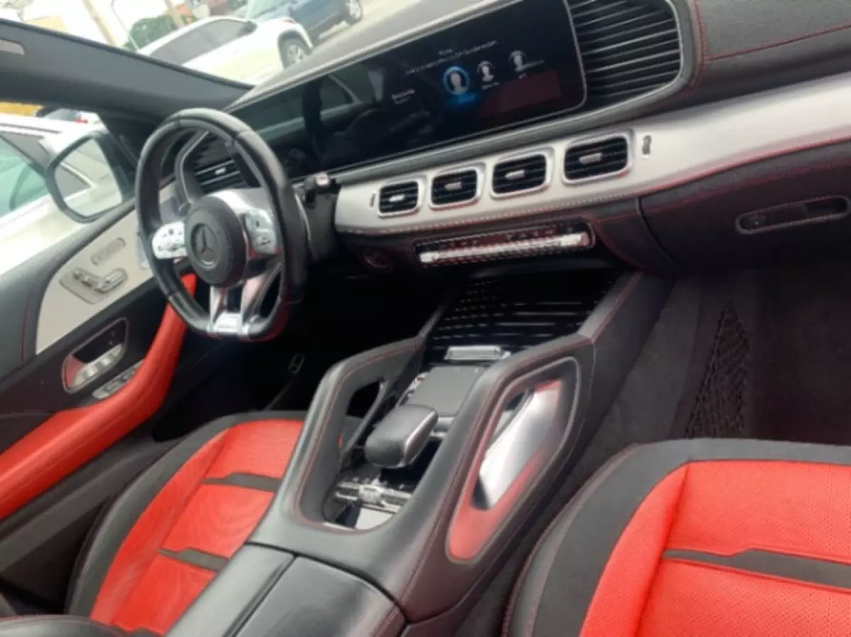 interiorFront