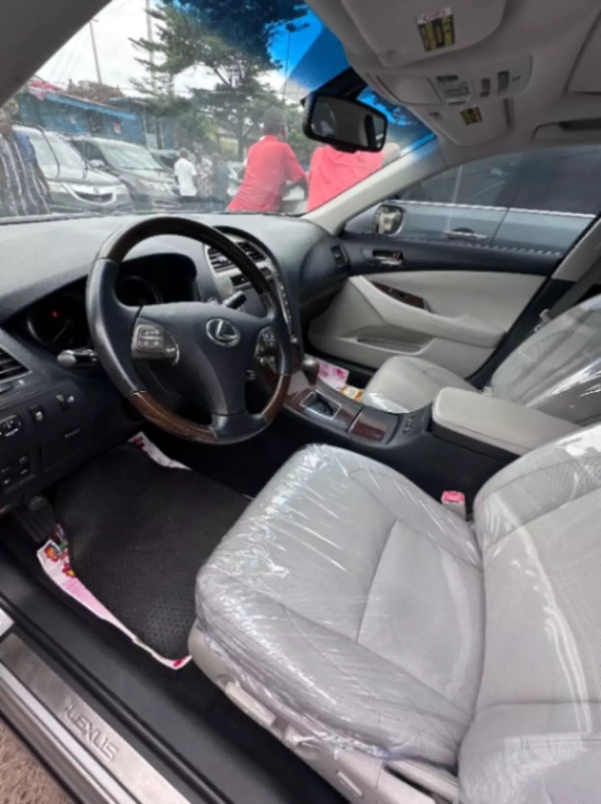 interiorFront
