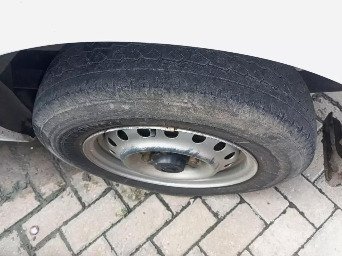 tyre1