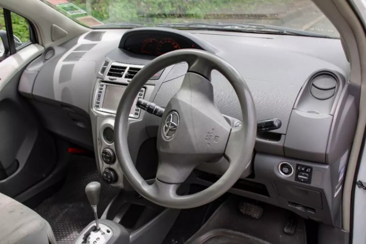 interiorFront