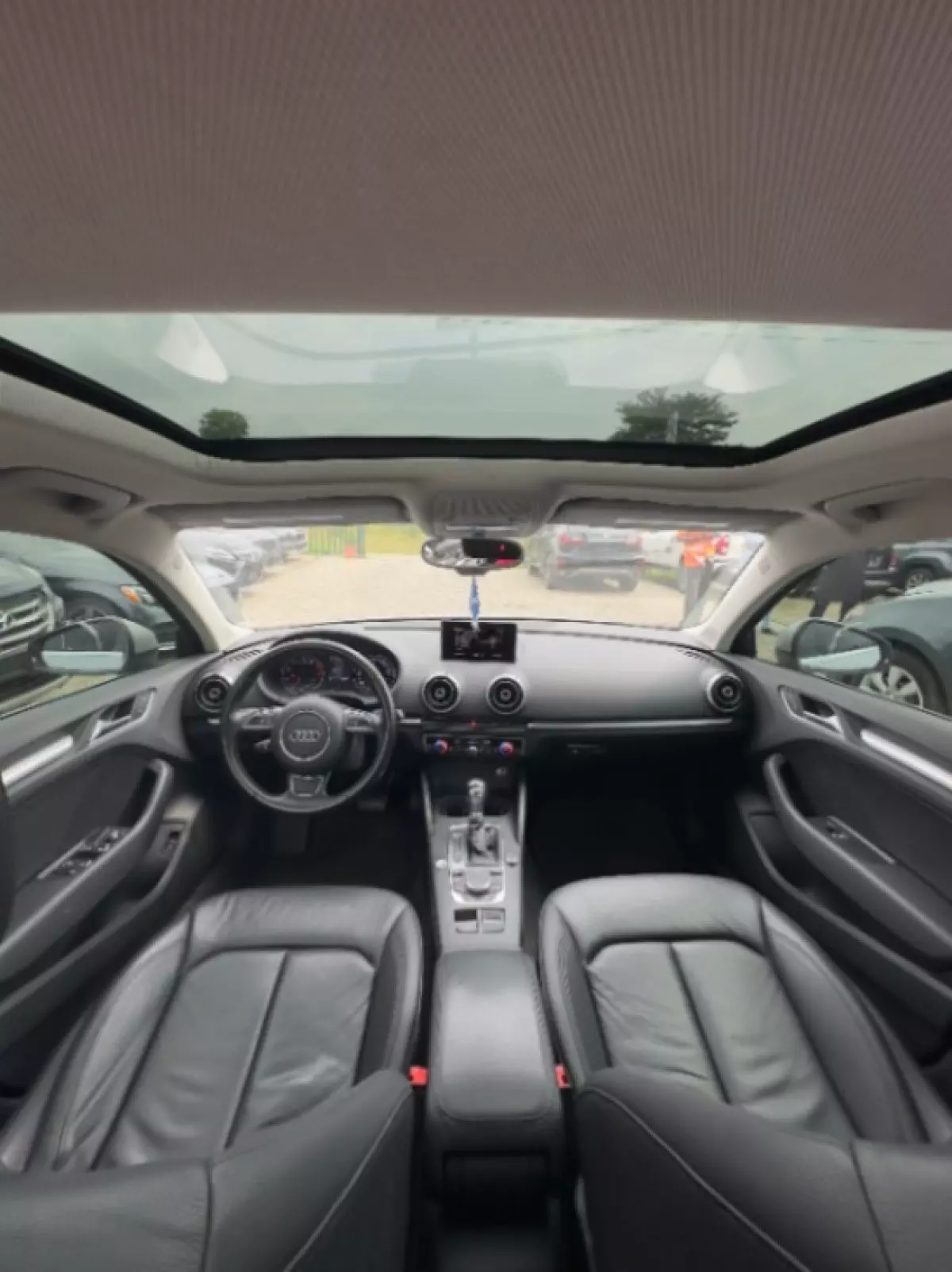interiorFront
