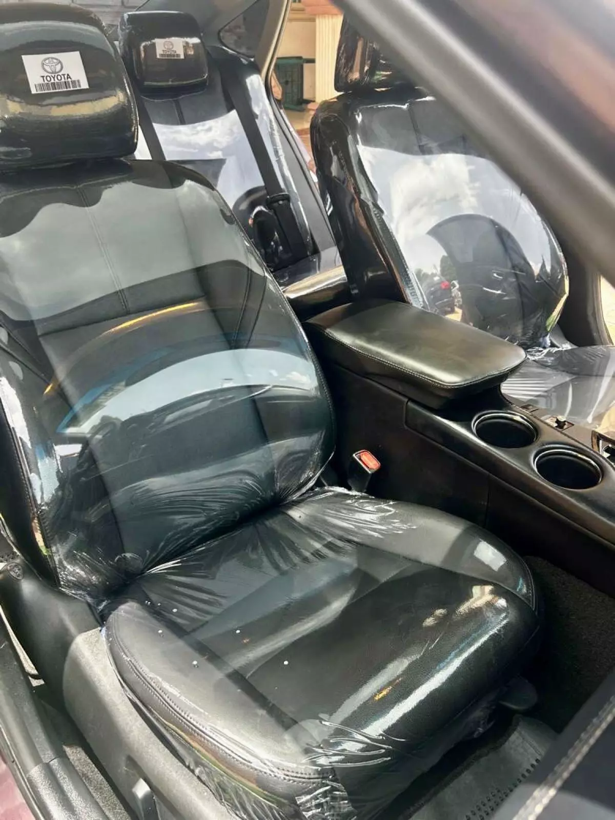 interiorFront