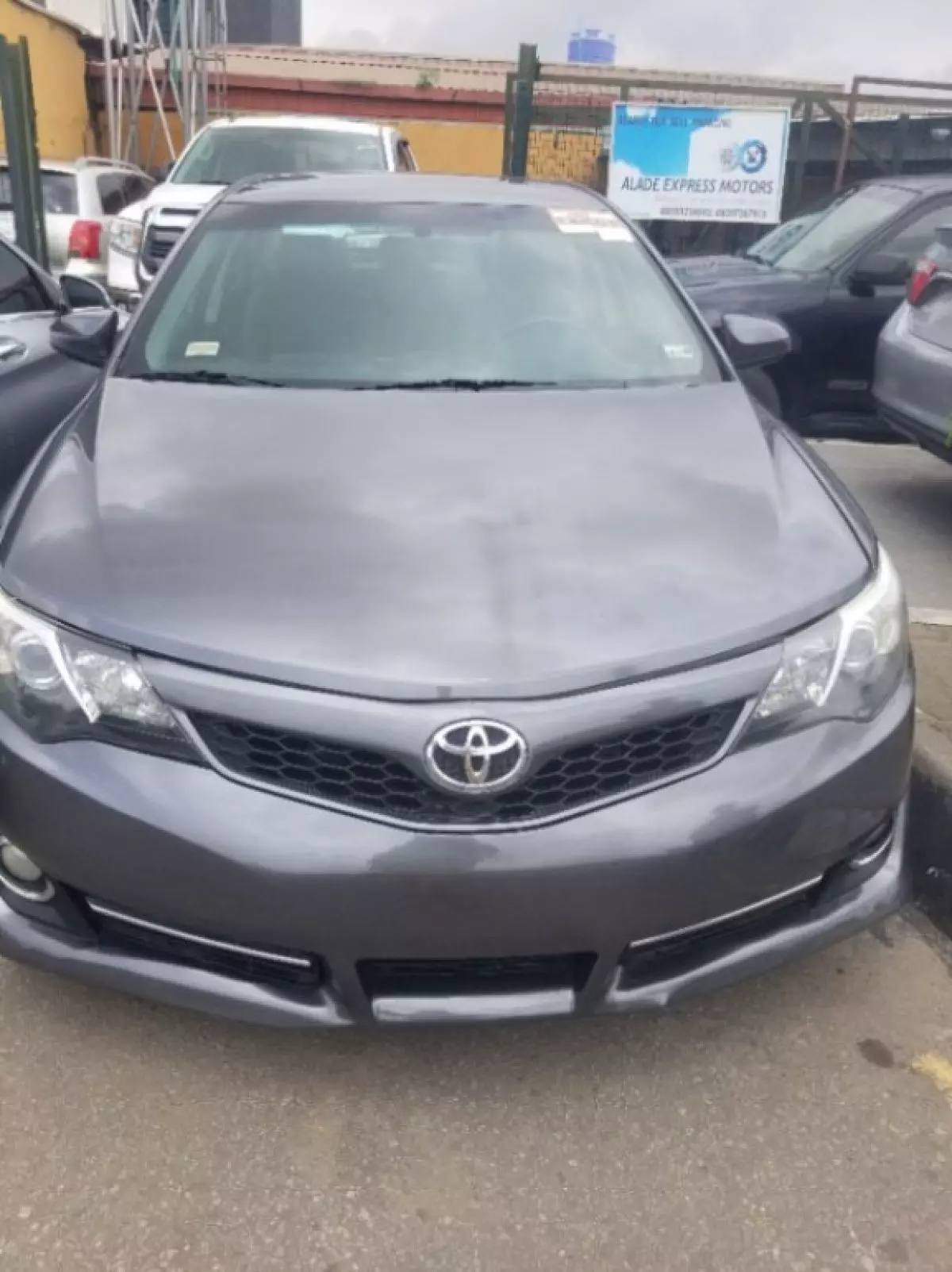 Toyota Camry - 2014
