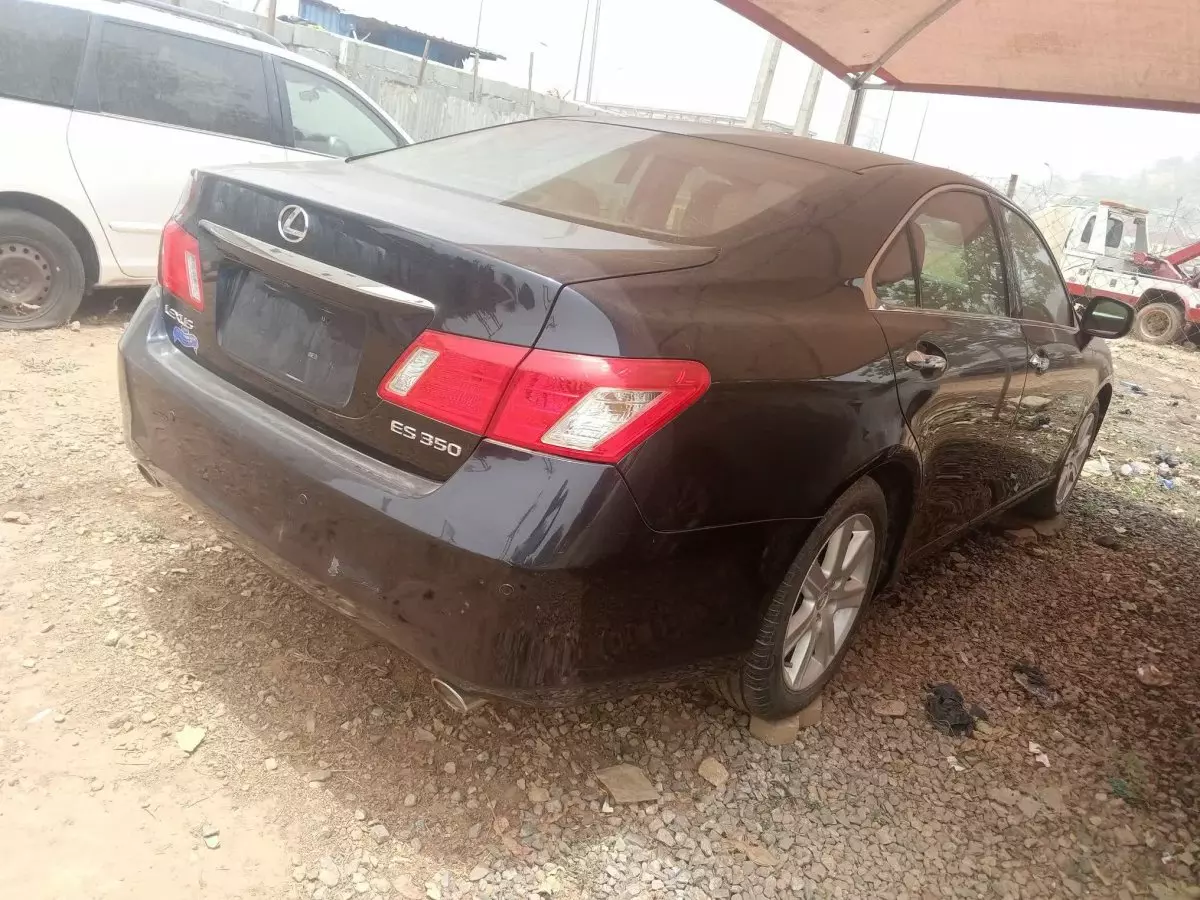 car Right Back