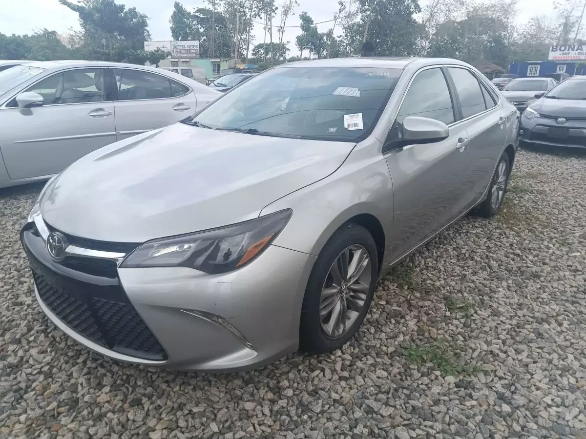 Toyota Camry - 2015
