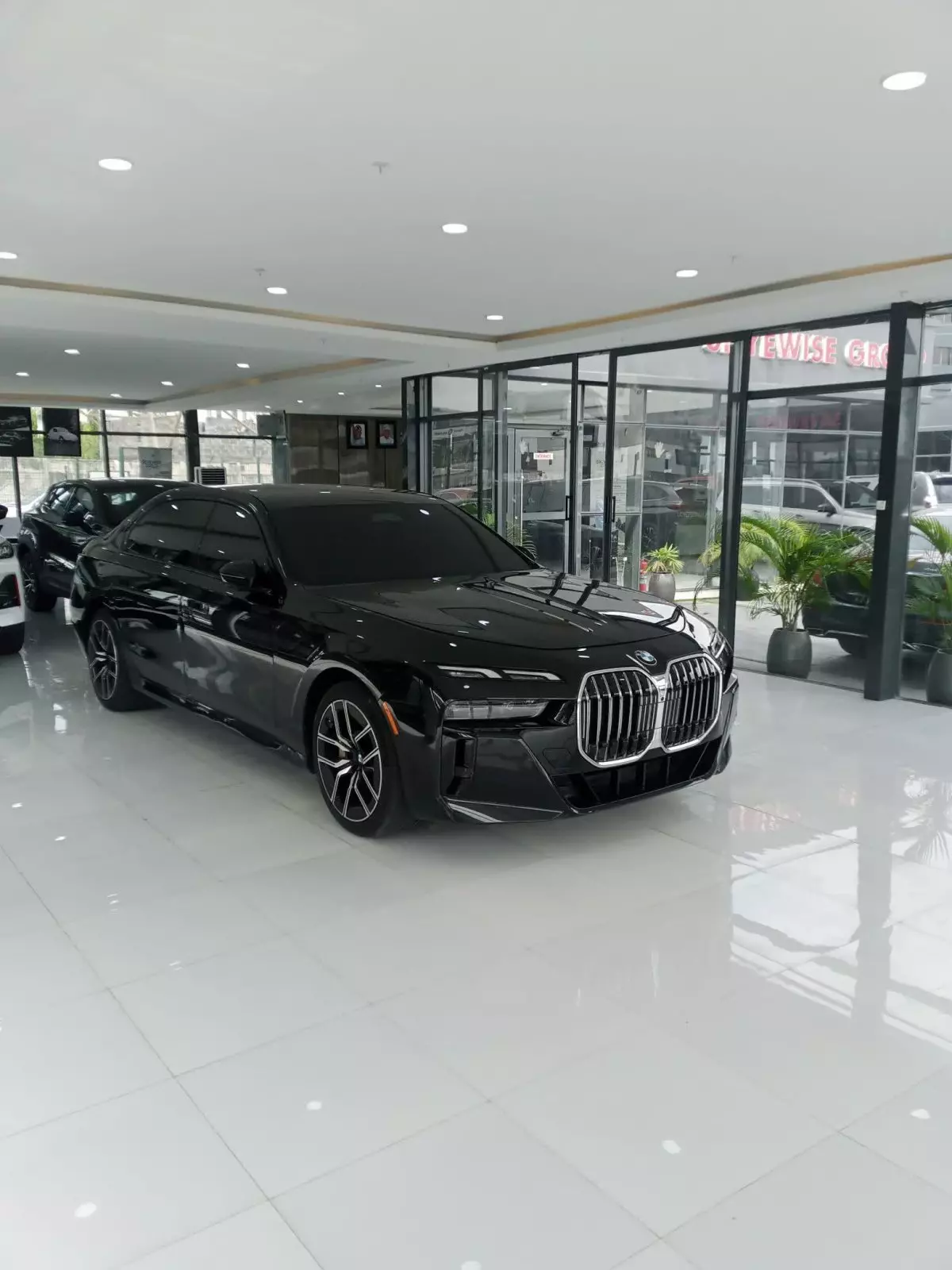 BMW 760 - 2023