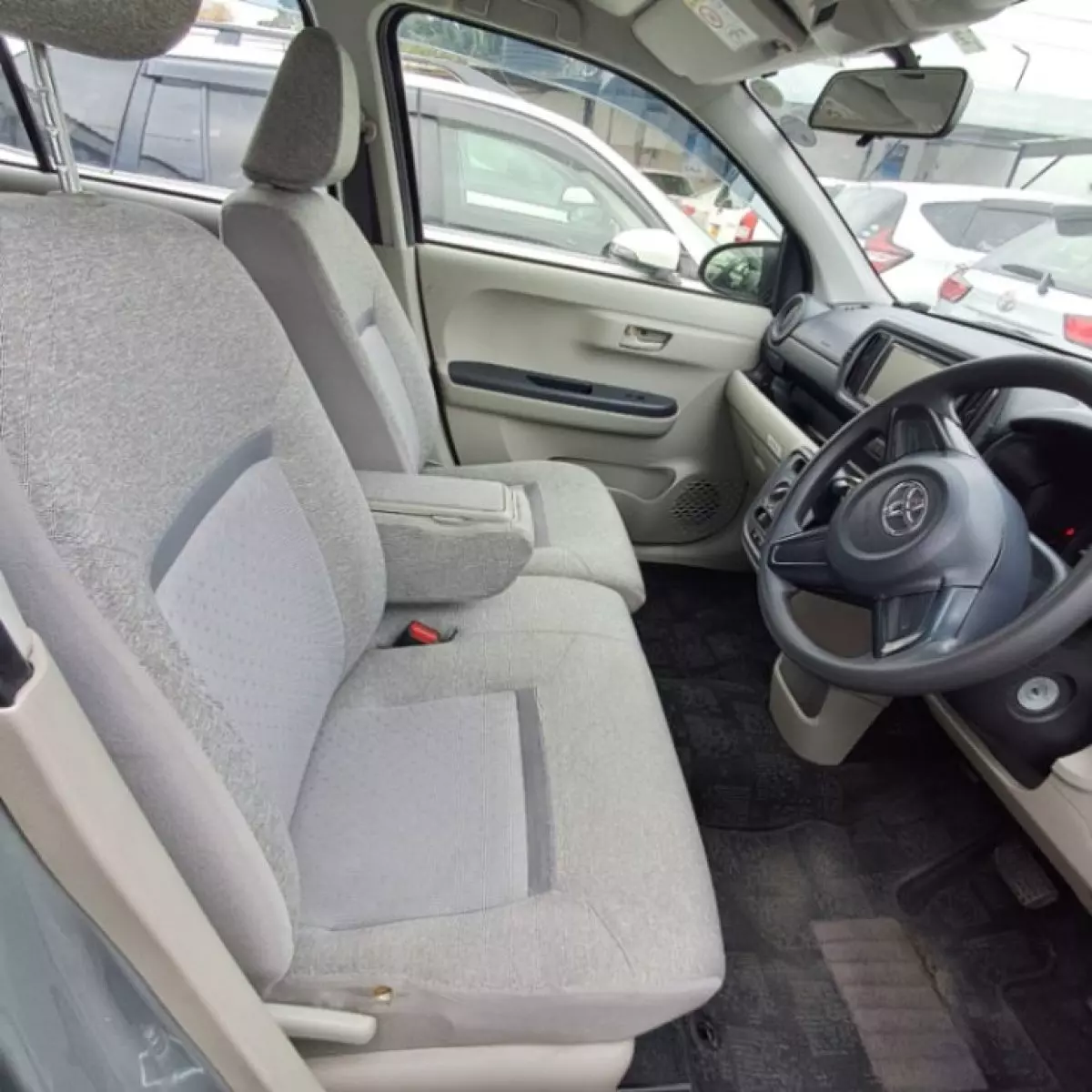 interiorFront