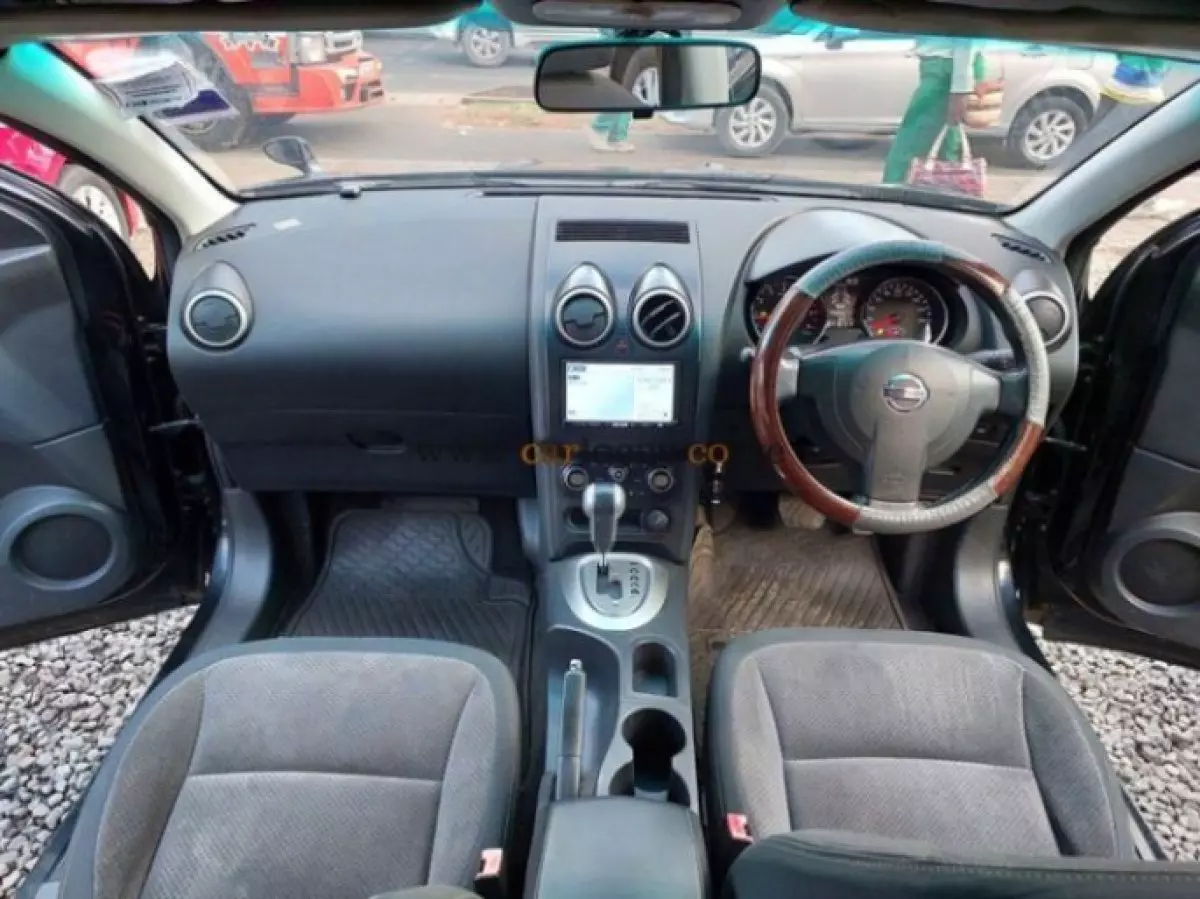 interiorFront