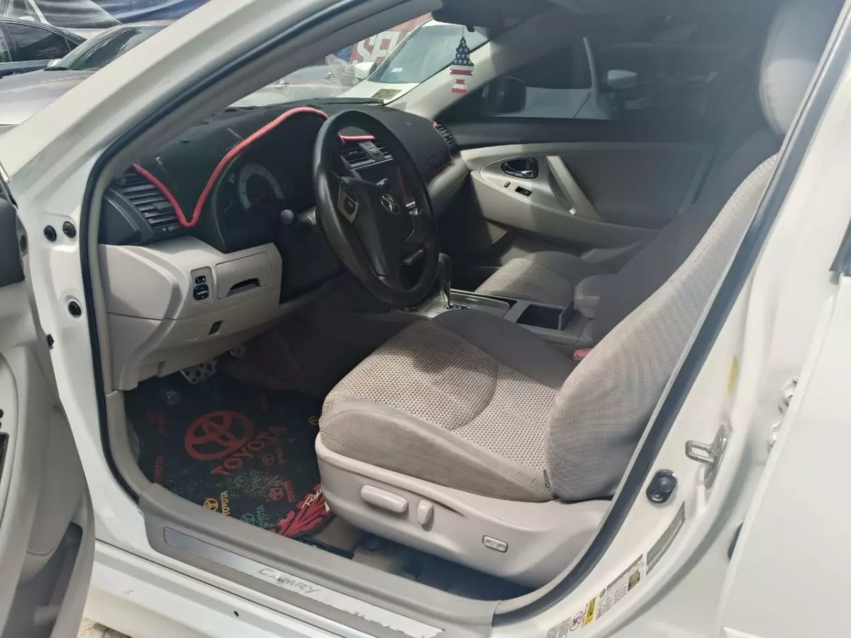 interiorFront