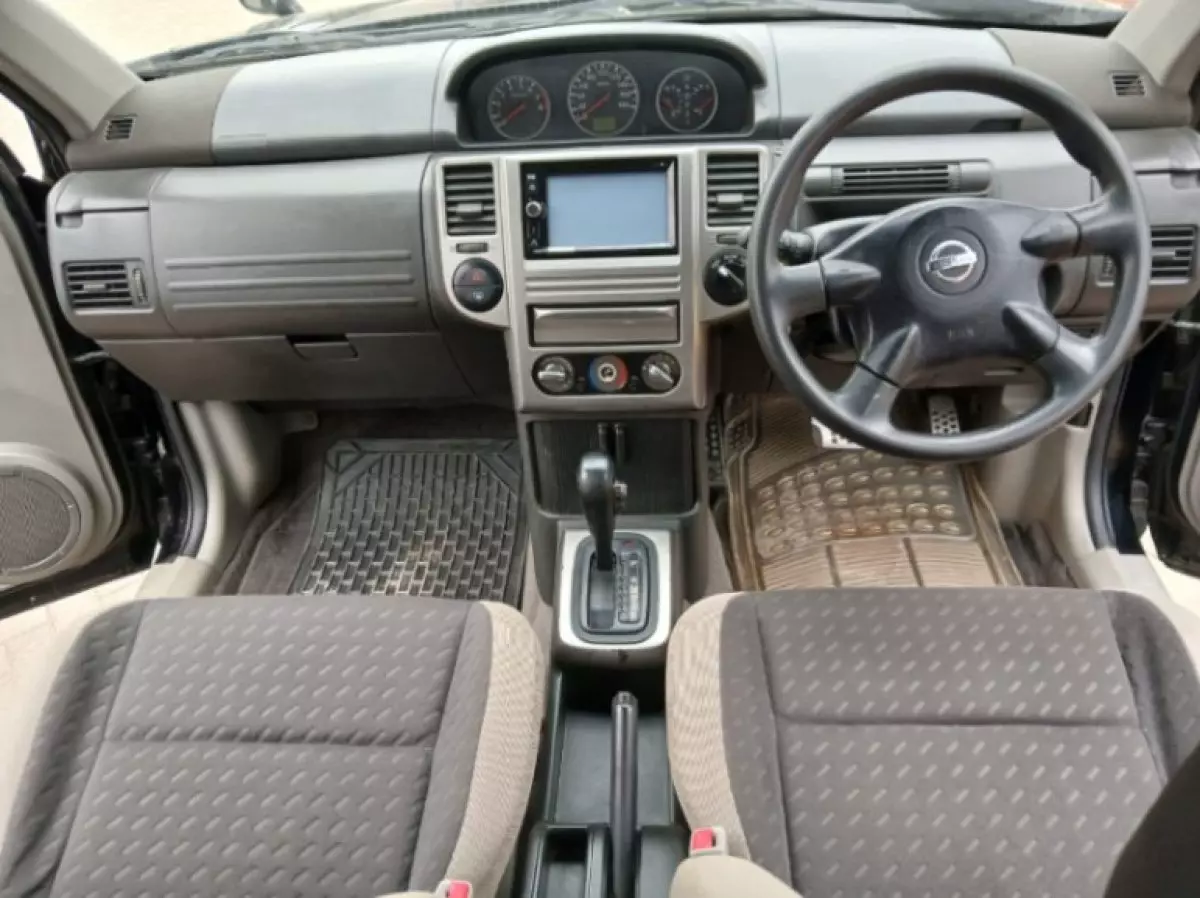 interiorFront