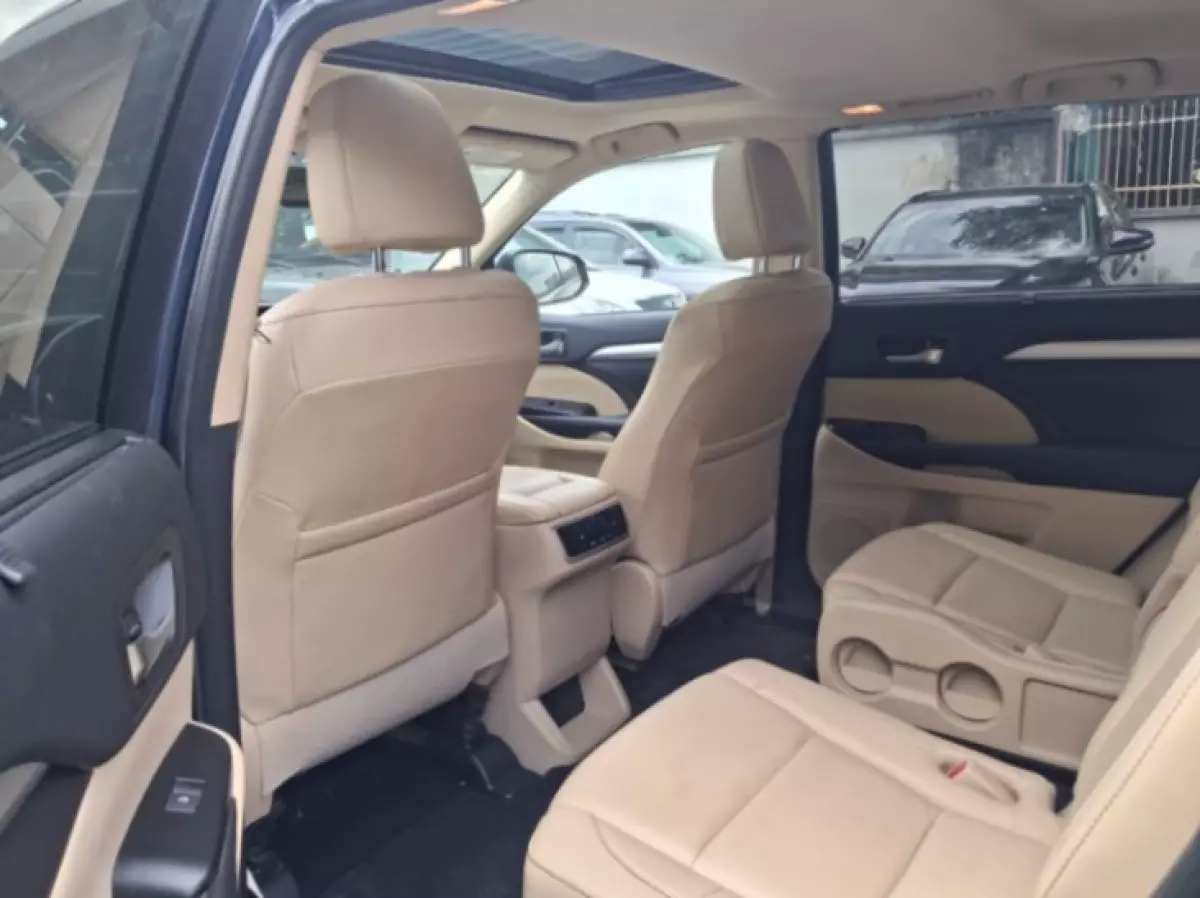 interiorBack