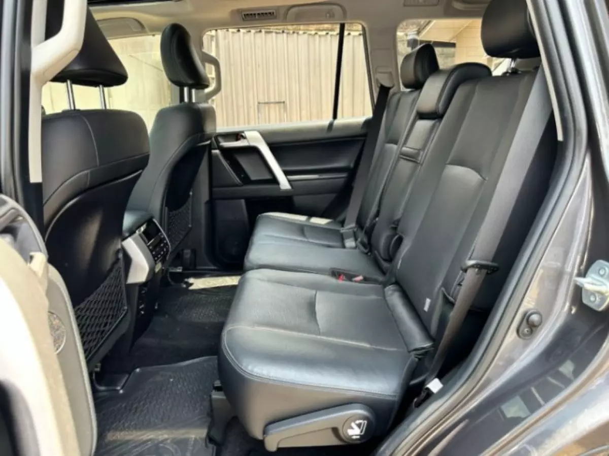interiorBack