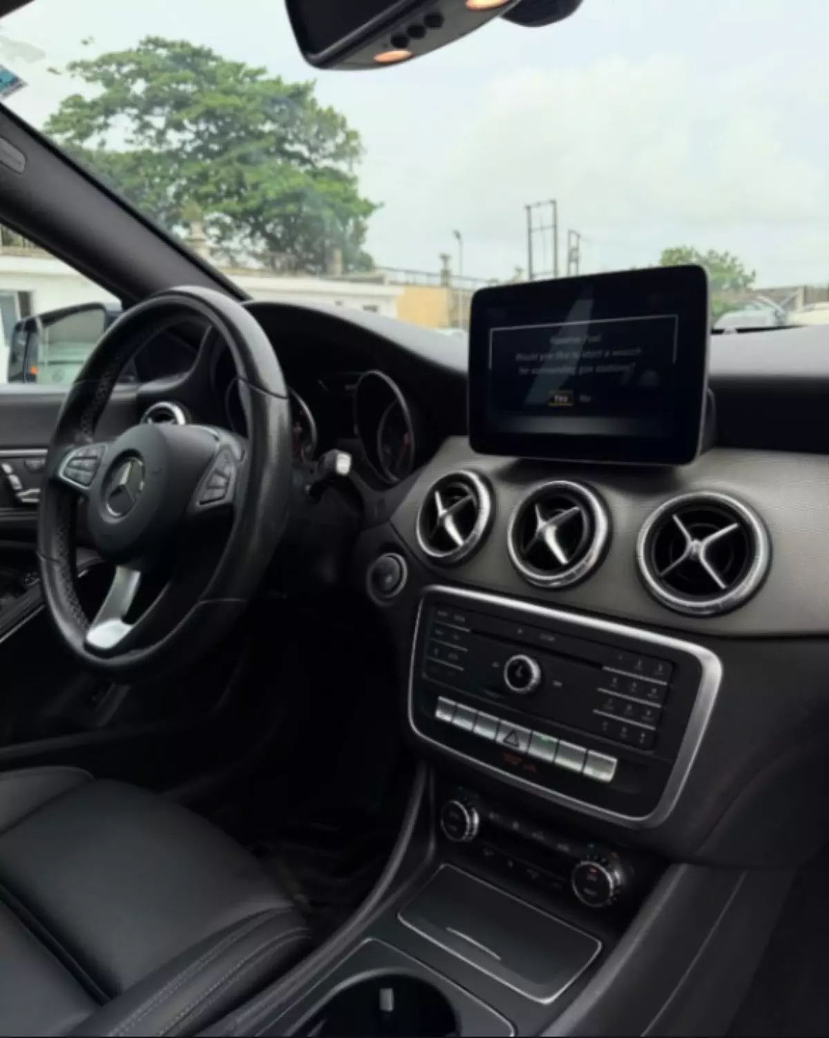 interiorFront