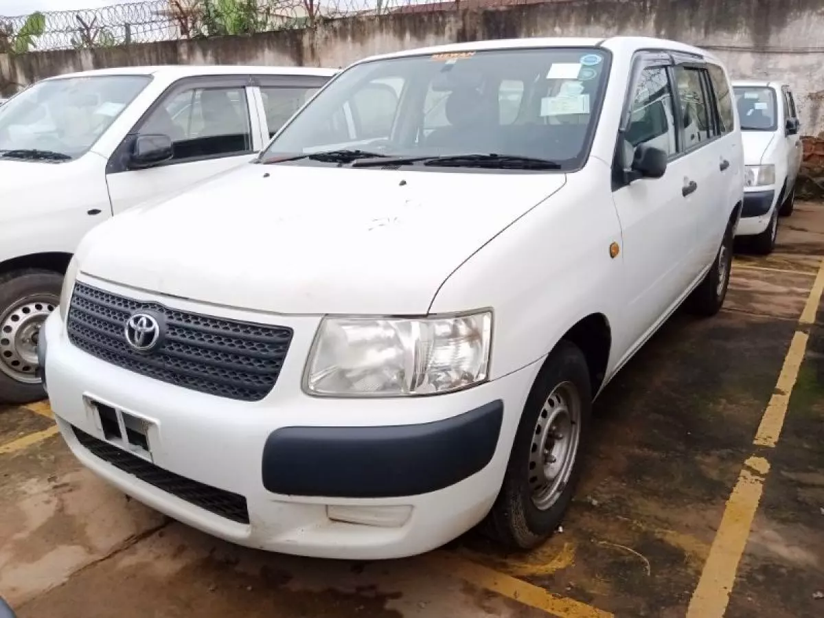 Toyota Succeed  - 2011