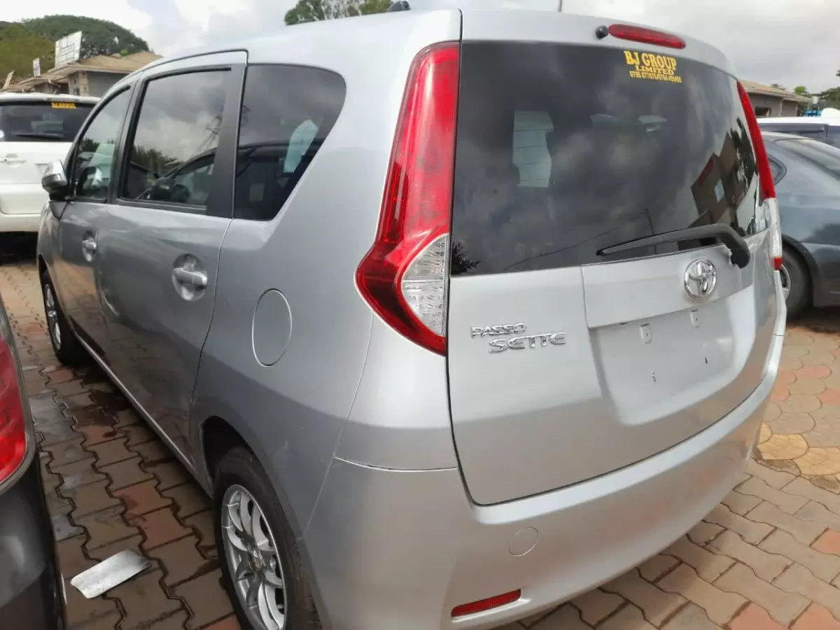 car Right Back