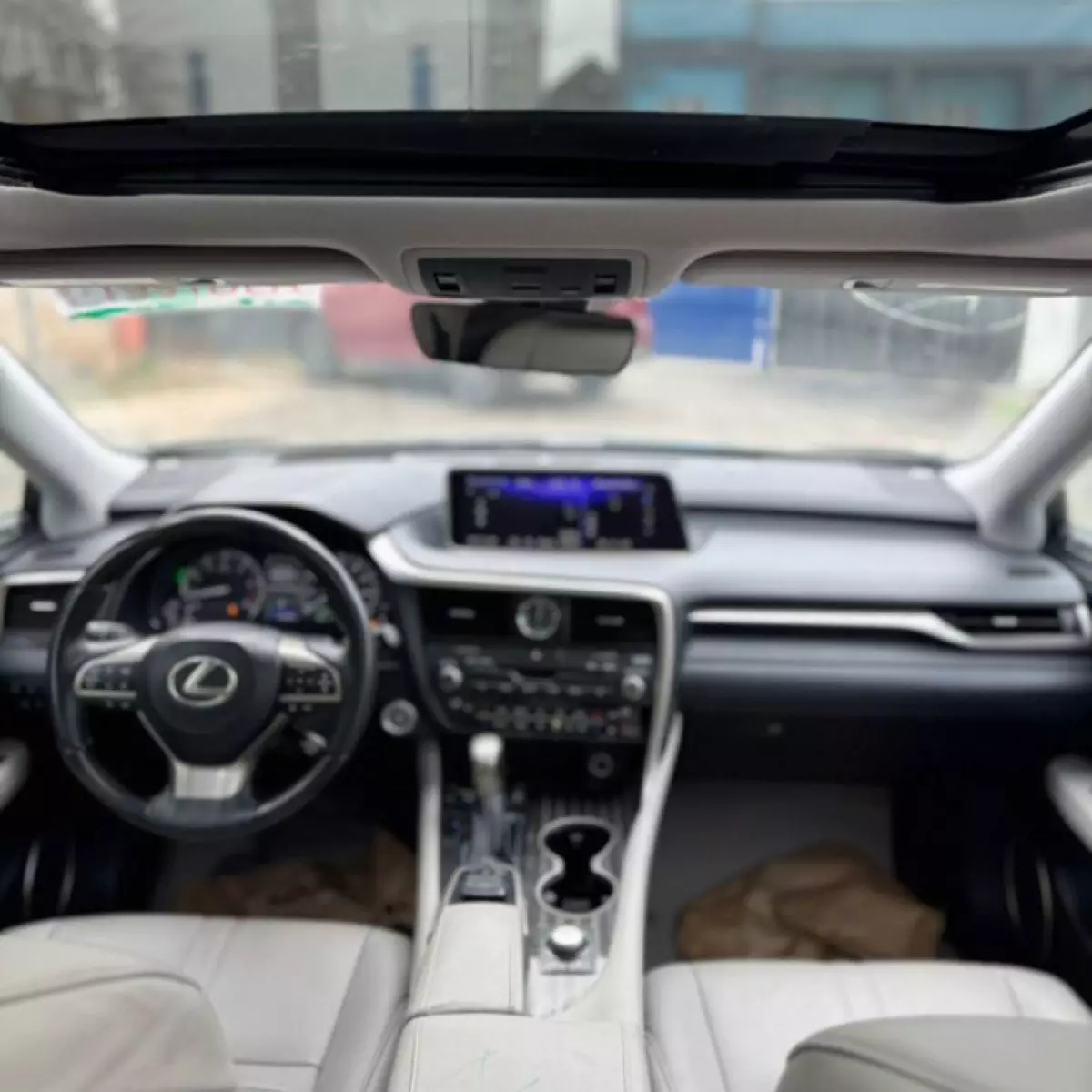 interiorFront