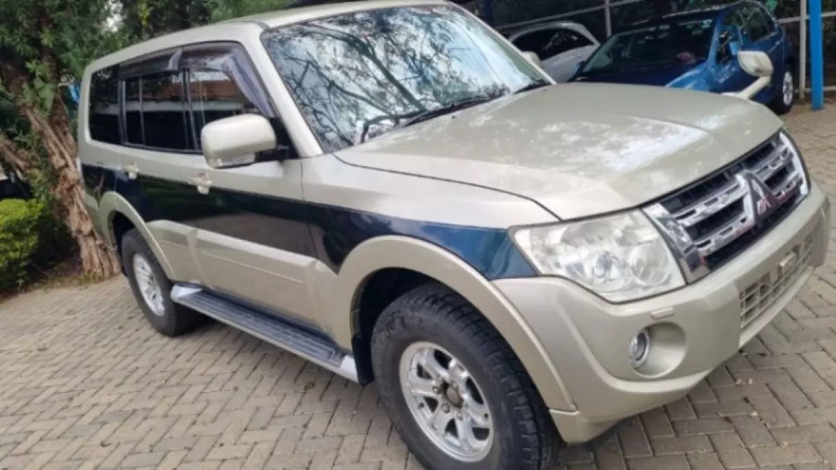 Mitsubishi Pajero - 2014