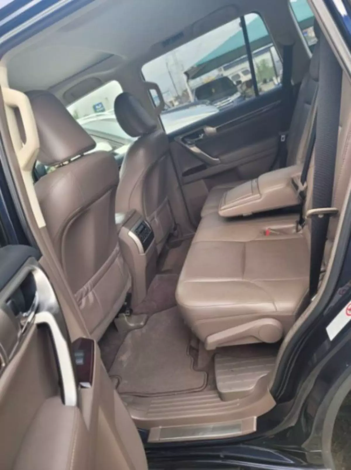 interiorBack